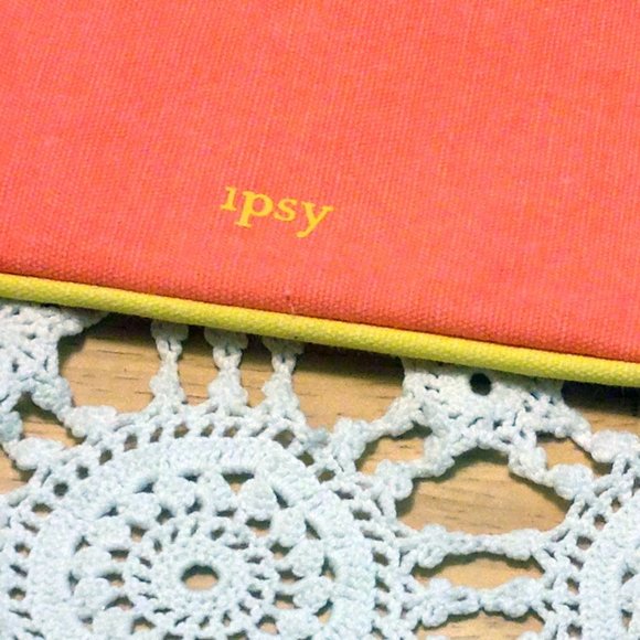 Collectible Faded Denim Ipsy - cosmetic bag / makeup bag/ travel bag - Picture 2 of 9